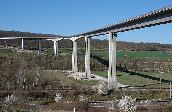Ansicht Mittelteil der Talbrücke © KREBS+KIEFER
