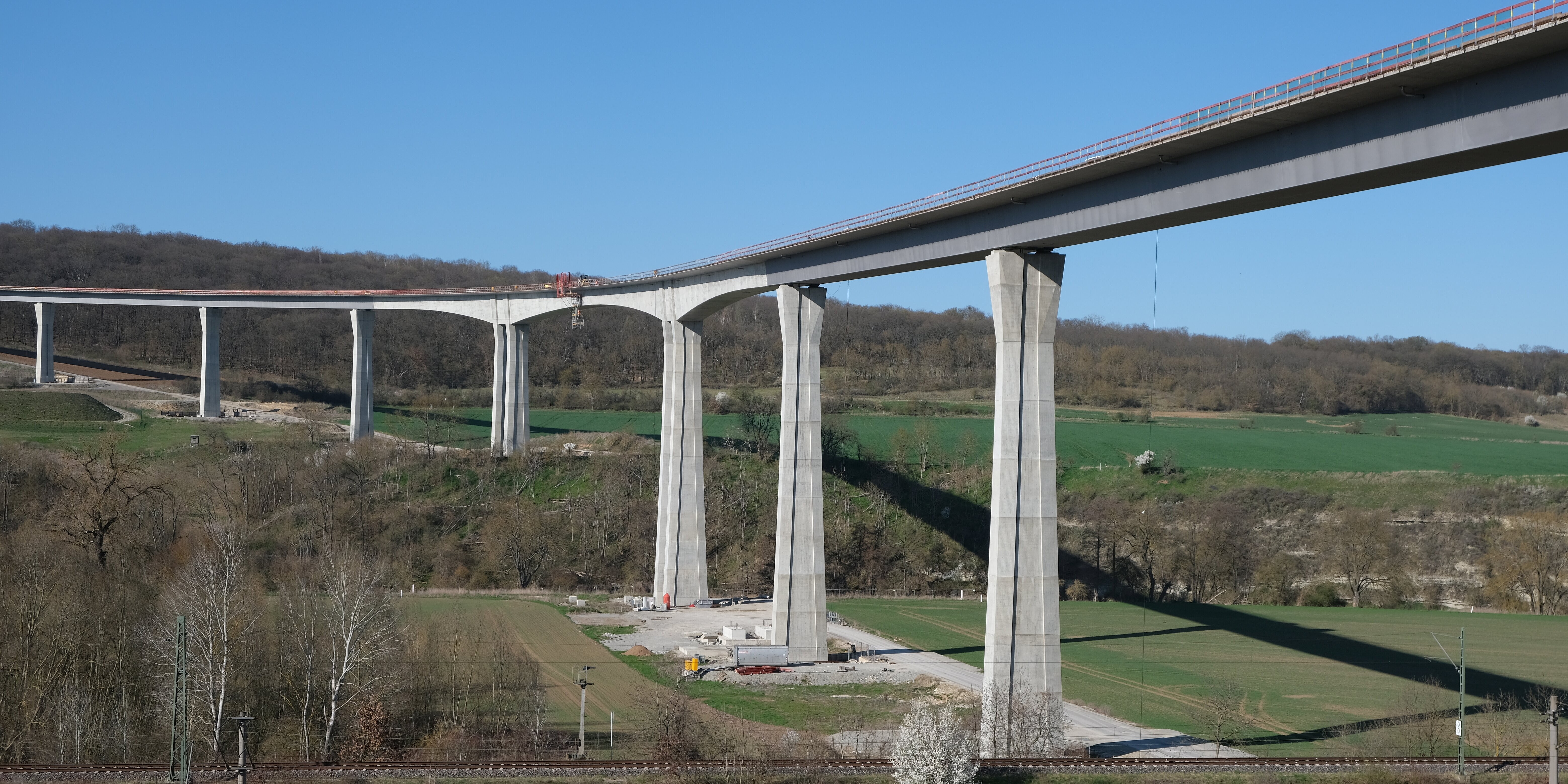 Ansicht Mittelteil der Talbrücke © KREBS+KIEFER