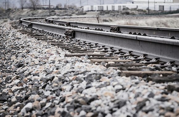 Modernisierung von Bahnstrecken für mehr Kapazität.