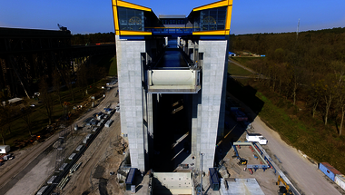 Ersatzneubau des Schiffshebewerks - Erste Trogfahrt