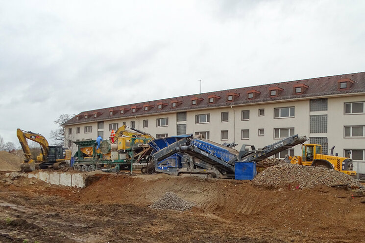 Baustelle mit Bagger