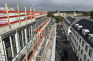 Blick auf das Schloss © KREBS+KIEFER 
