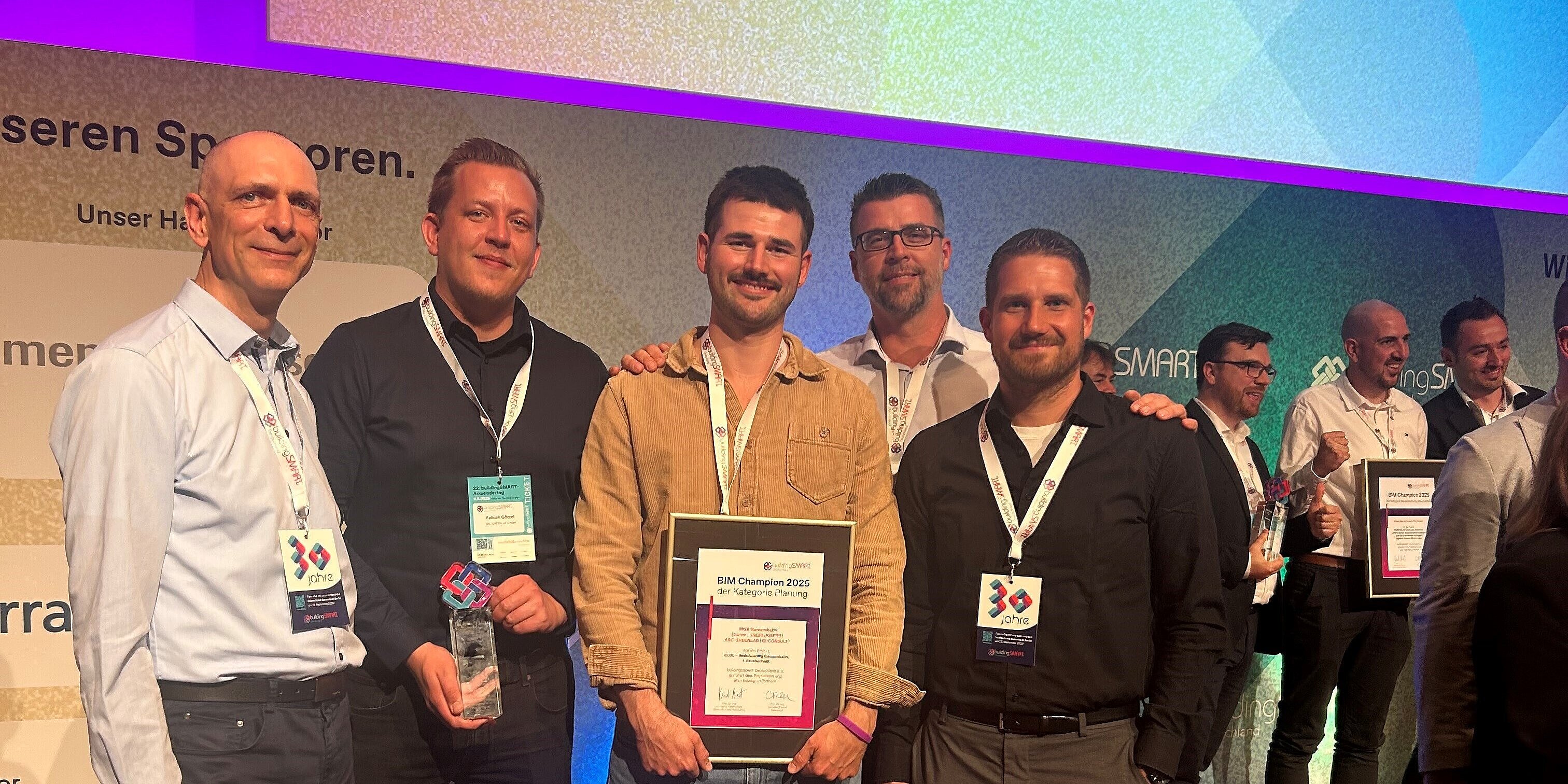 Von links nach rechts: Martin Krausmann (ARC-GREENLAB), Fabian Götzel (ARC-GREENLAB), Maximilian Focke (GI-CONSULT) Heiko Kube (GI-CONSULT), Kay Franke (KREBS+KIEFER)