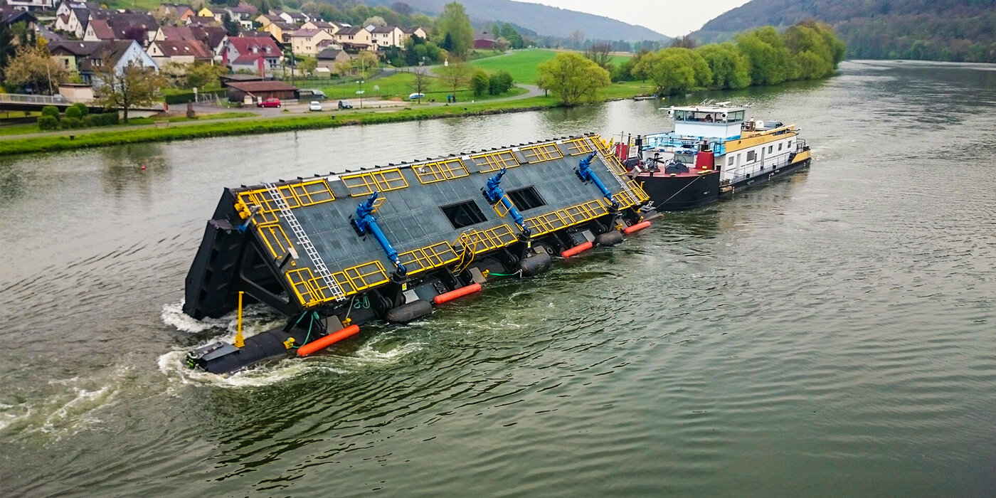 Schiff im Wasser