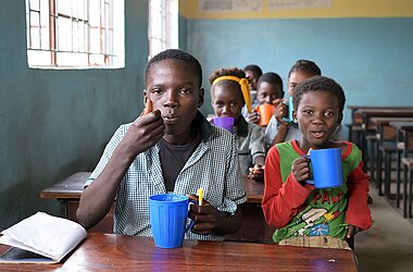 Schulspeisung in Sambia © Christian Sinibaldi / Mary's Meals International
