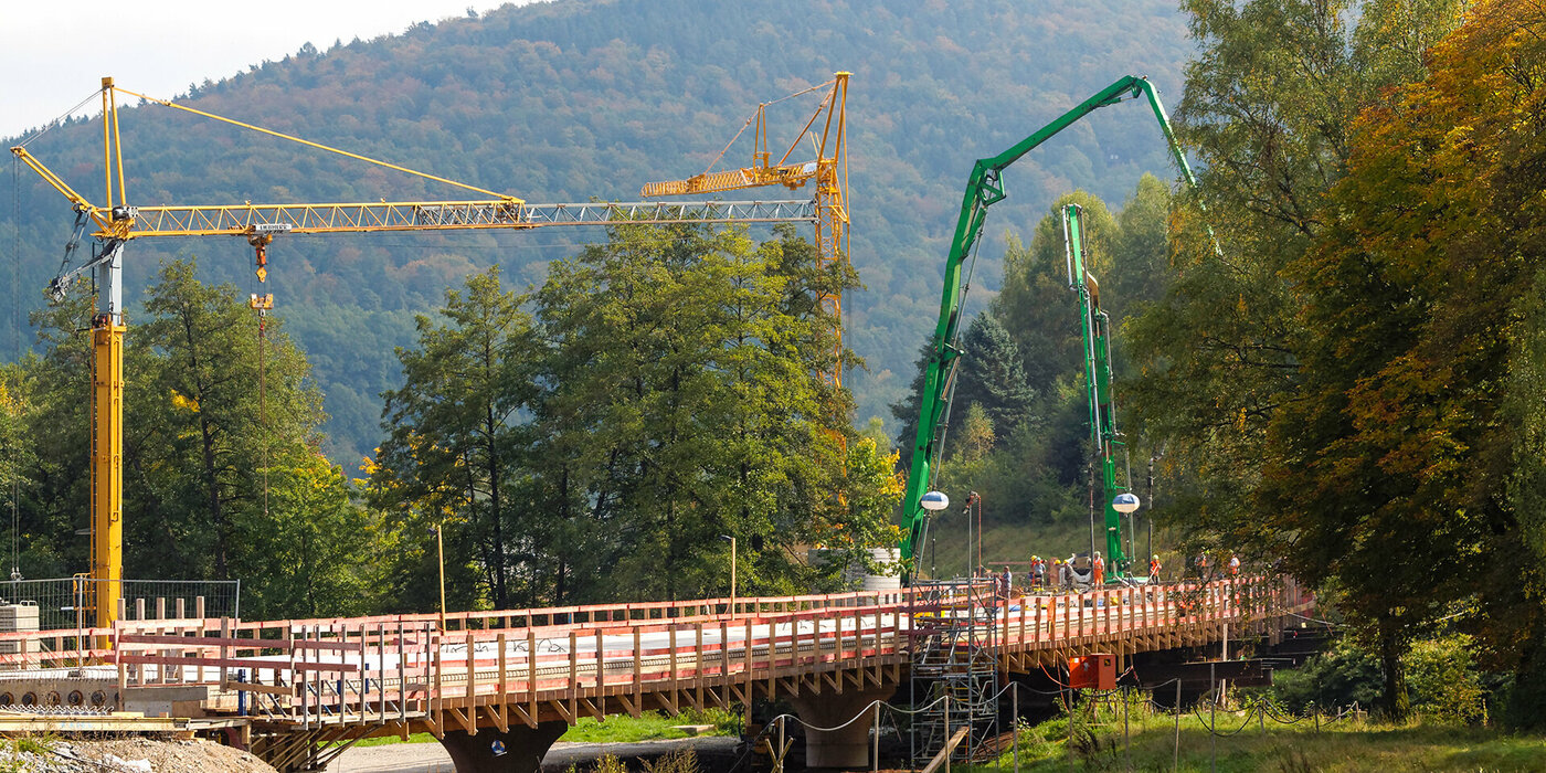 Seitliche Ansicht im Bauzustand