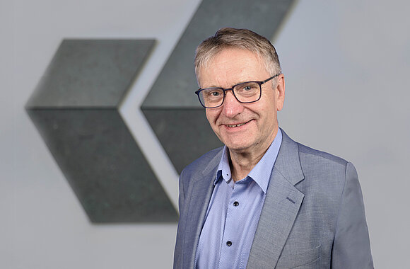 Herr Dr.-Ing. Dirk Tuchlinski: Prüfingenieur für Baustatik in der Fachrichtung Massivbau © KREBS+KIEFER