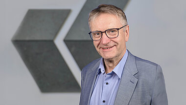 Herr Dr.-Ing. Dirk Tuchlinski: Prüfingenieur für Baustatik in der Fachrichtung Massivbau © KREBS+KIEFER