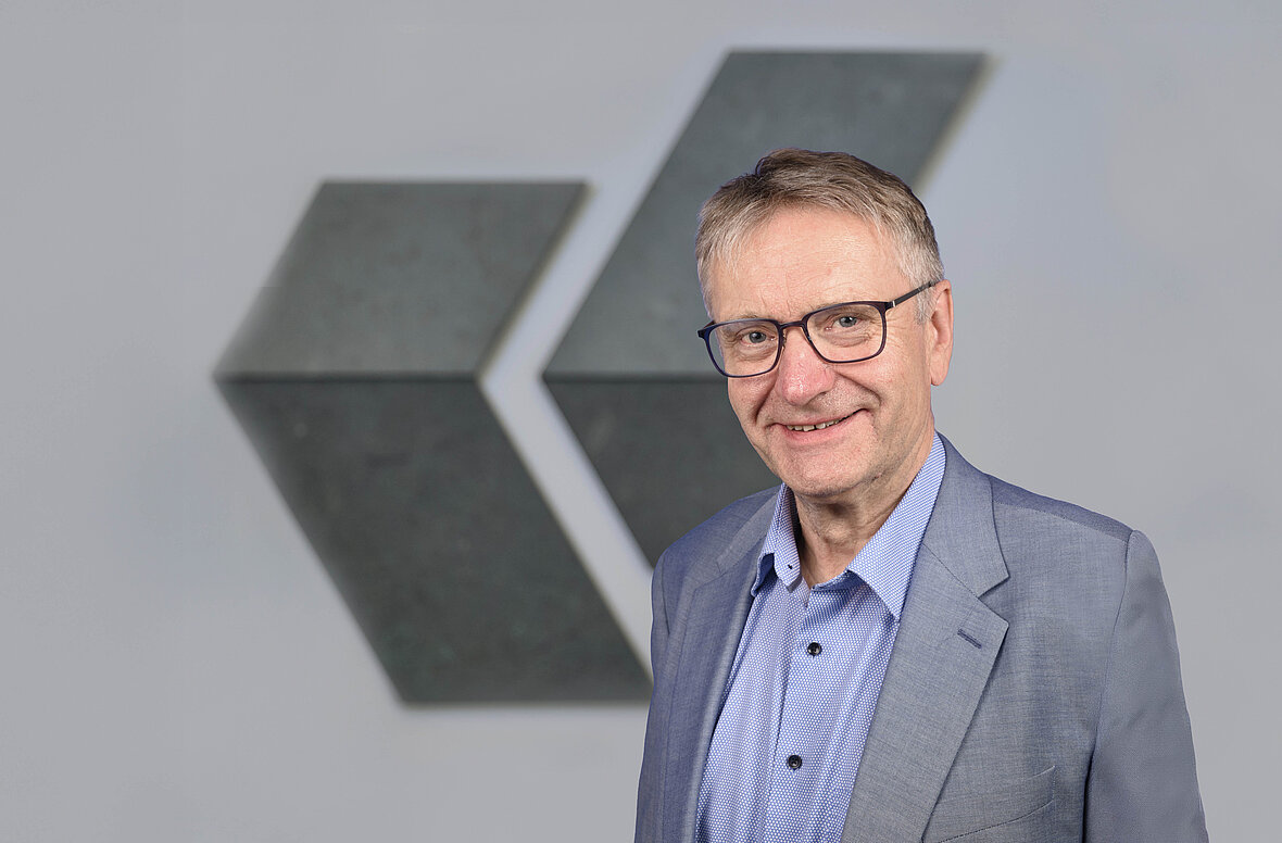 Herr Dr.-Ing. Dirk Tuchlinski: Prüfingenieur für Baustatik in der Fachrichtung Massivbau © KREBS+KIEFER